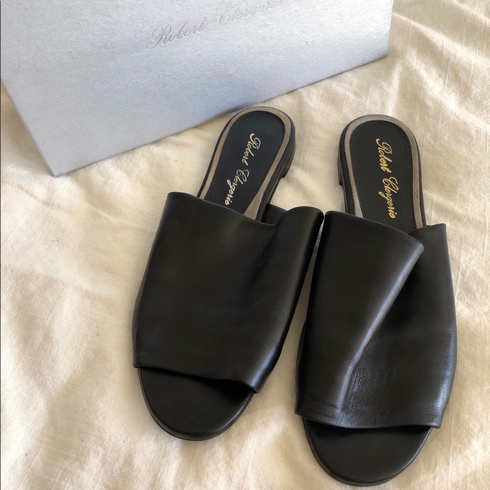 Robert Clergerie Gato slides in Black